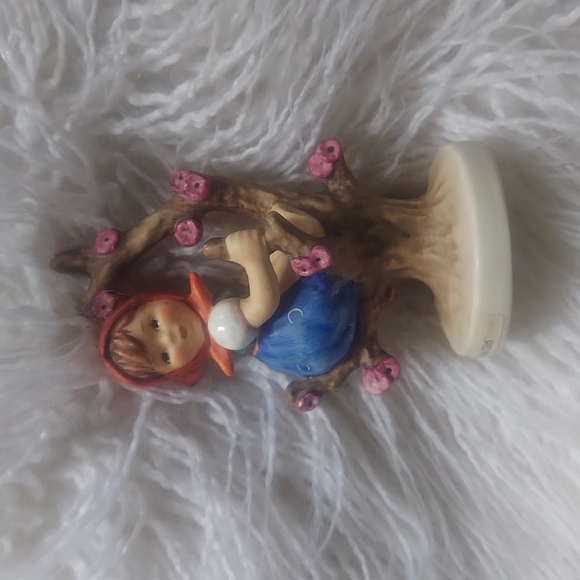 M.J. HUMMEL Goebel Apple Tree Girl Vintage - Picture 1 of 10